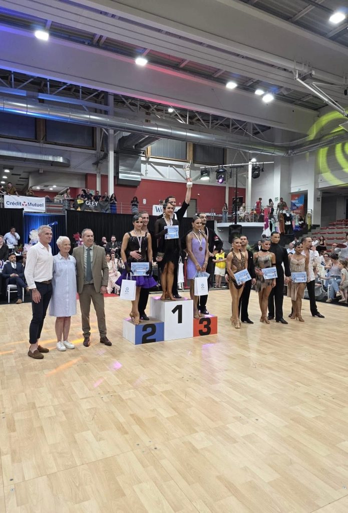 Podium Adultes latine